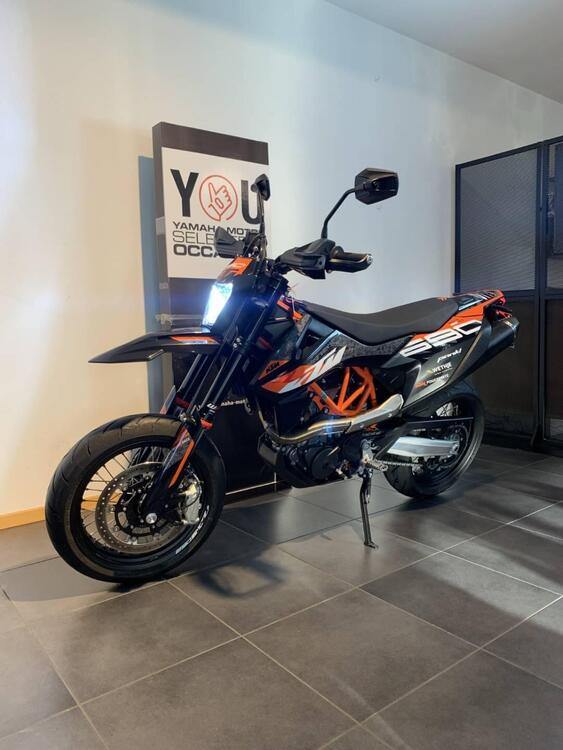 KTM 690 SMC R (2023 - 24) (3)