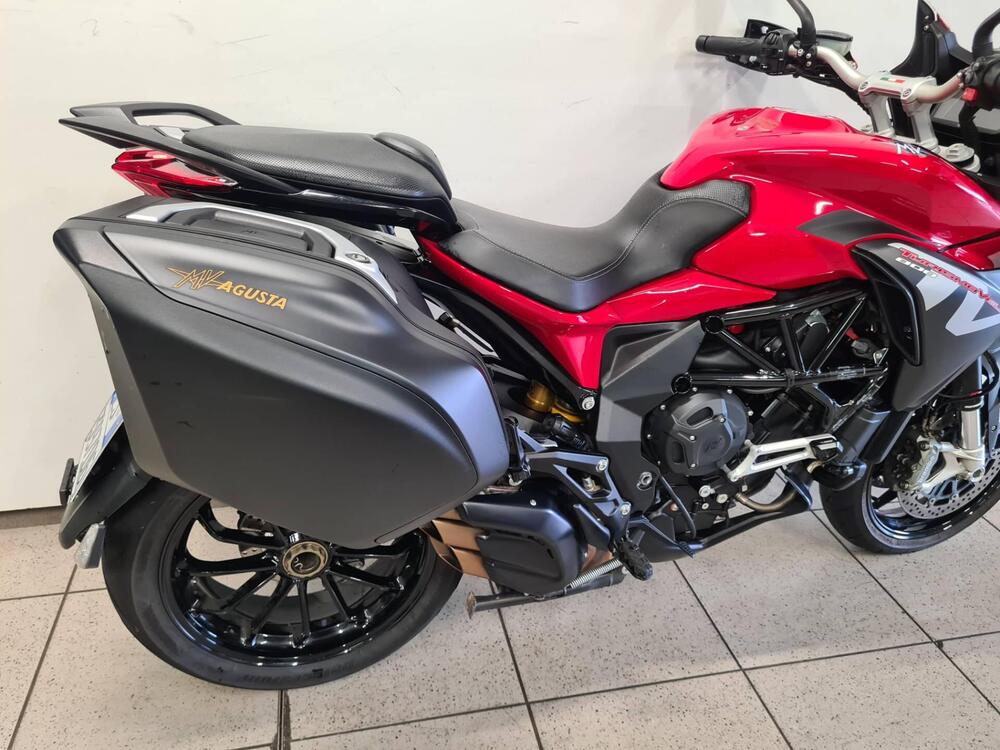 MV Agusta Turismo Veloce 800 (2020) (2)