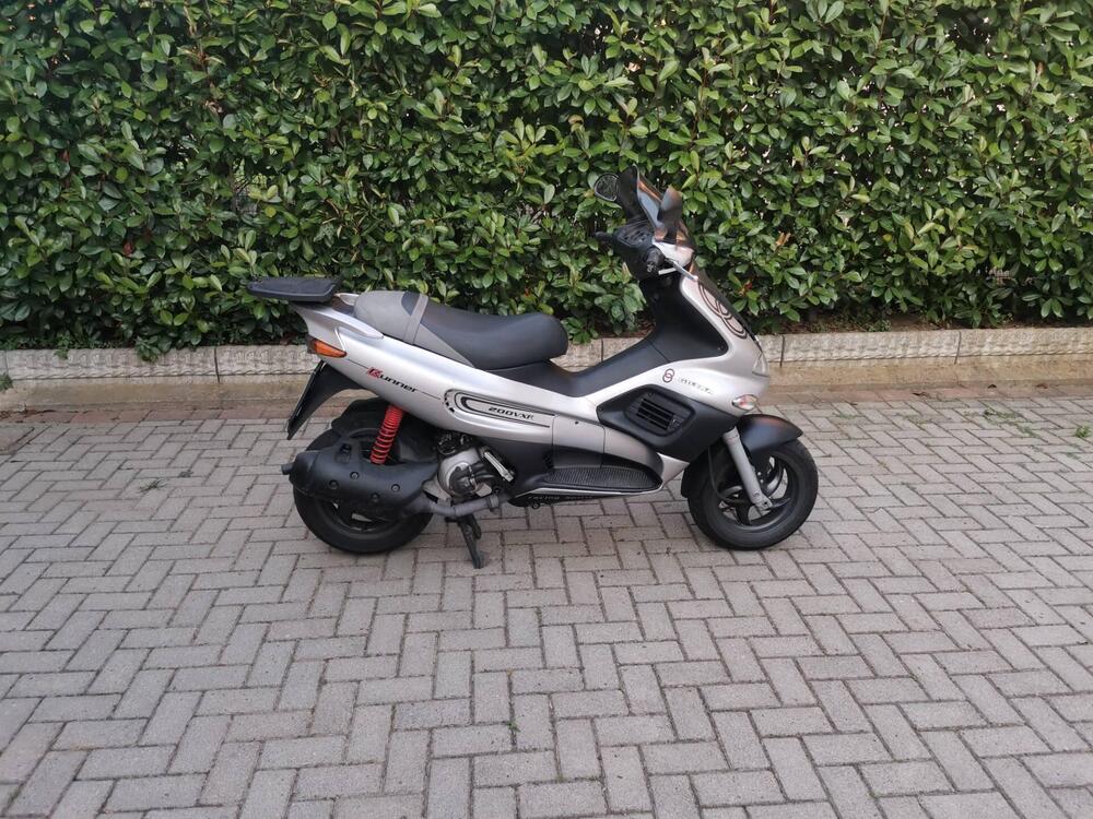 Gilera Runner 200 VXR (2002 - 05) (3)