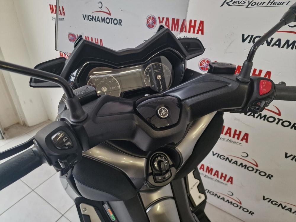 Yamaha X-Max 300 Tech Max (2020) (2)