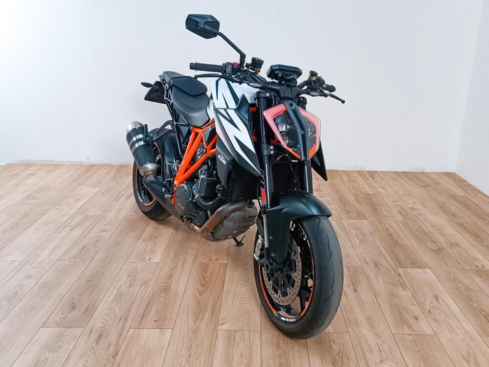 KTM 1290 Super Duke R (2019) (2)