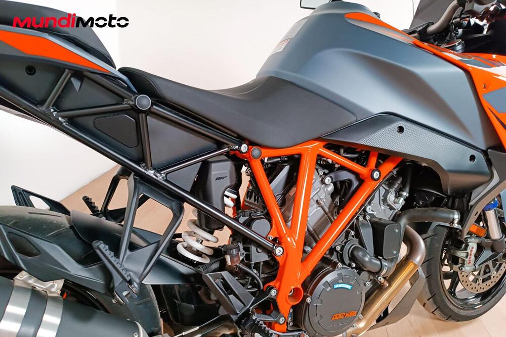 KTM 1290 Super Duke GT (2019 - 20) (4)