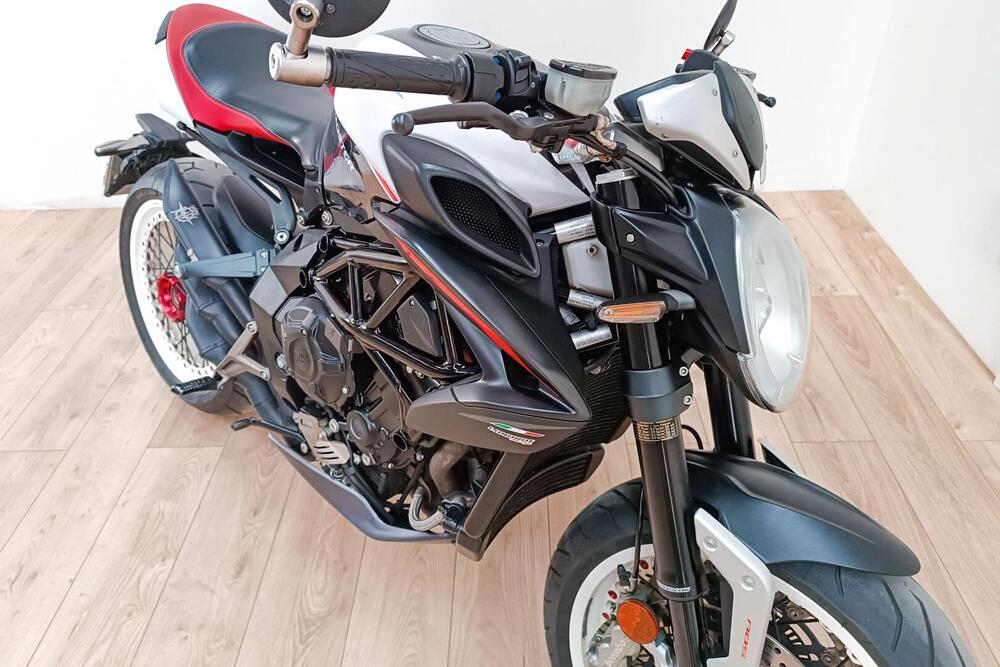 MV Agusta Dragster 800 RR Pirelli (2019) (5)