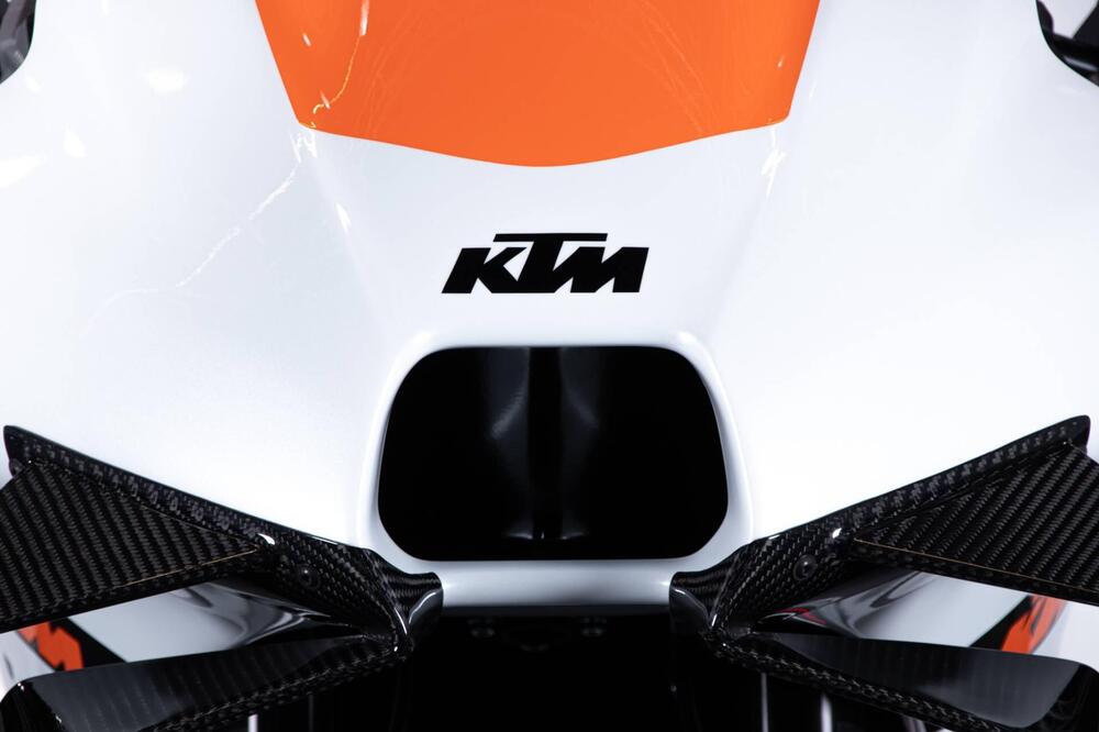 KTM RC 8C 890 (2024) (3)