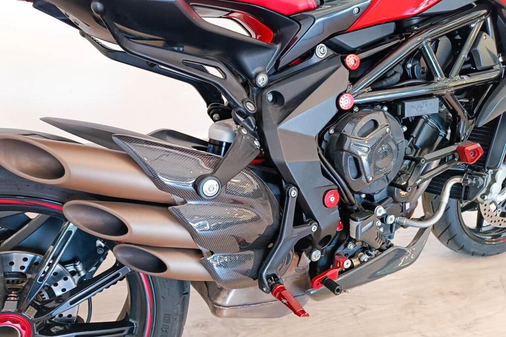 MV Agusta Dragster 800 Rosso (2021 - 23) (4)