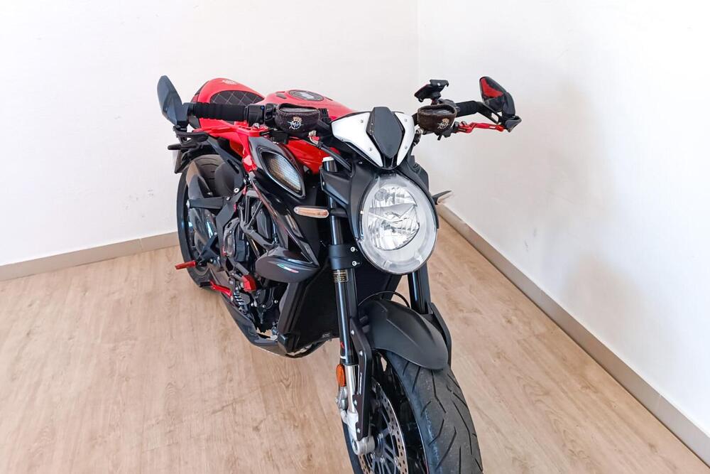 MV Agusta Dragster 800 Rosso (2021 - 23) (2)