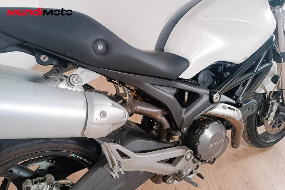 Ducati Monster 696 (2008 - 13) (4)