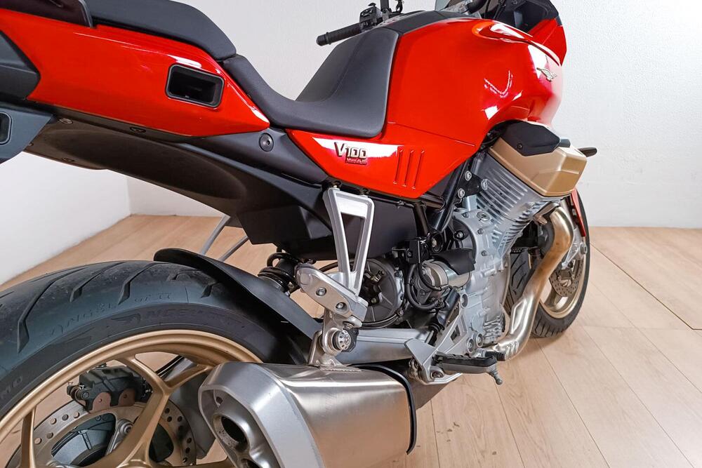 Moto Guzzi V100 Mandello (2023 - 24) (4)