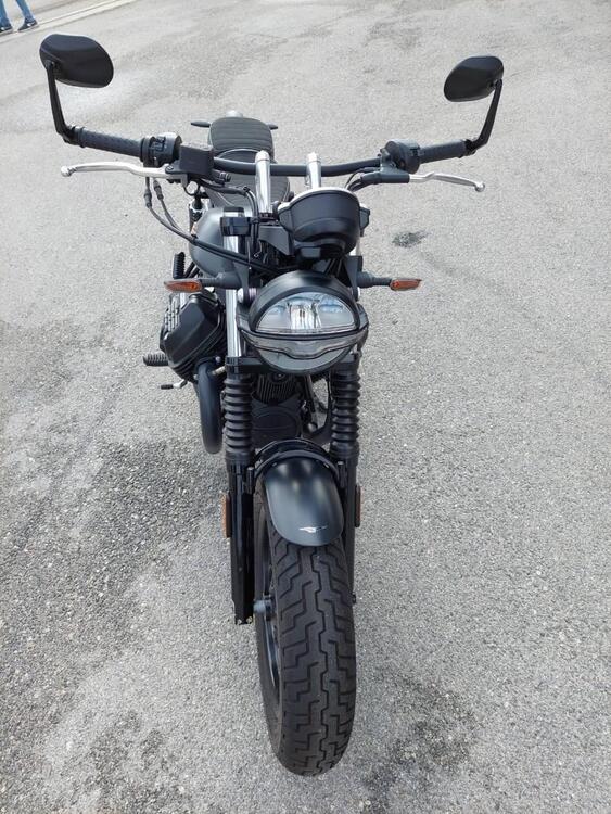 Moto Guzzi V9 Bobber Special Edition (2023 - 24) (4)