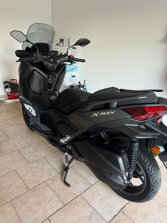 Yamaha X-Max 300 (2021 - 24) (4)