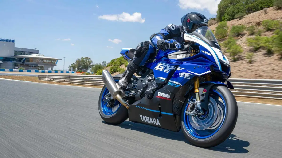 R1 Race e R1 GYTR, il cuore racing di Yamaha (4)