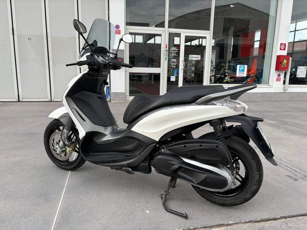 Piaggio Beverly 350 SportTouring ie ABS (2011 - 17) (3)