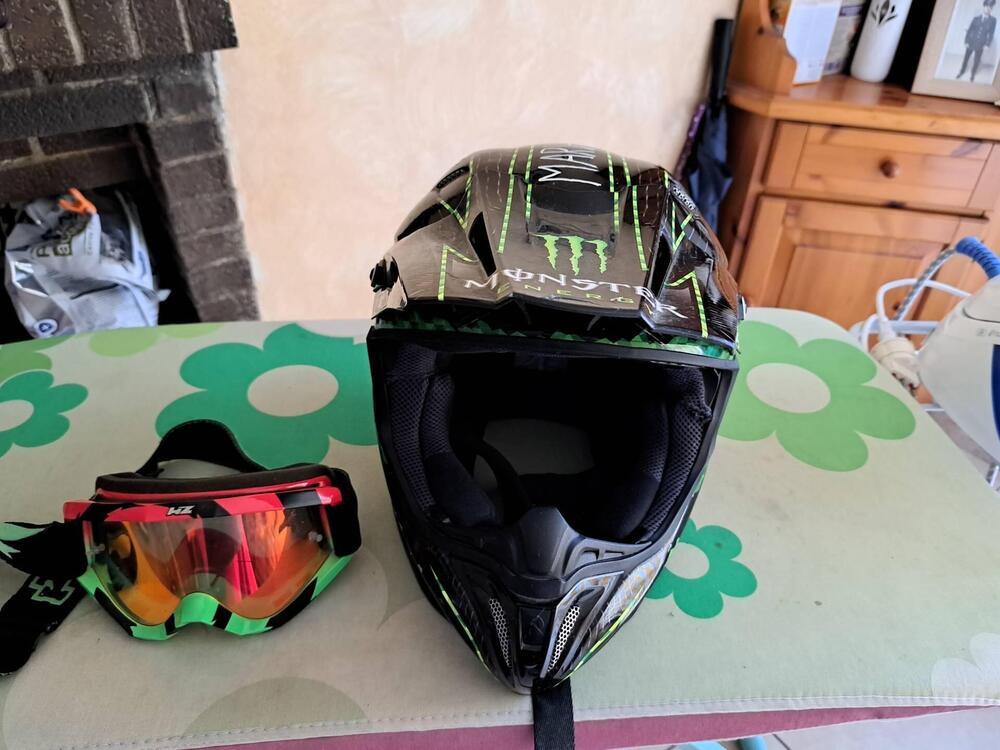 Casco unduro monster 4 Racing