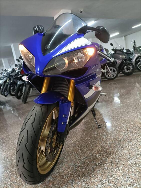 Yamaha YZF R1 (2009 - 11) (2)