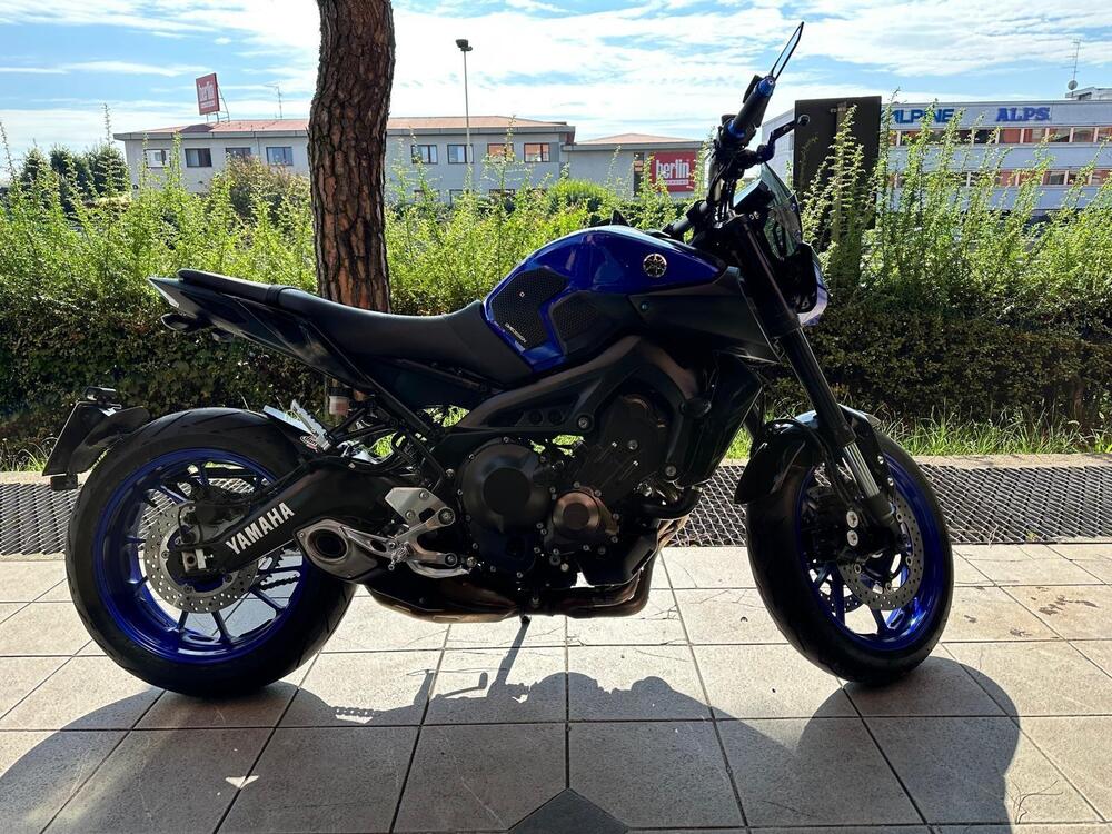 Yamaha MT-09 (2017 - 20) (2)