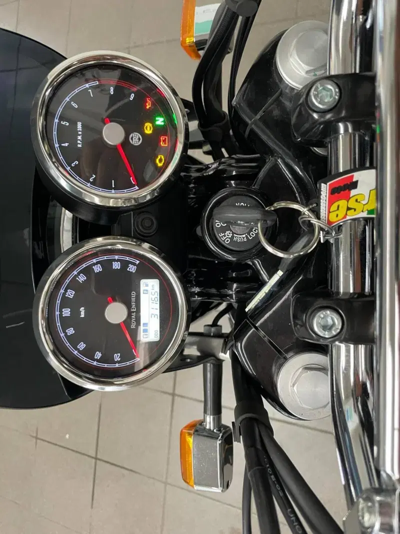 Royal Enfield Interceptor 650 (2021 - 26) (3)