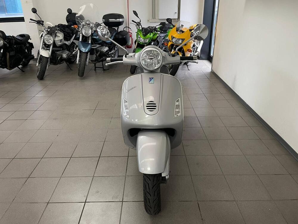 Vespa Granturismo 200 L (4)