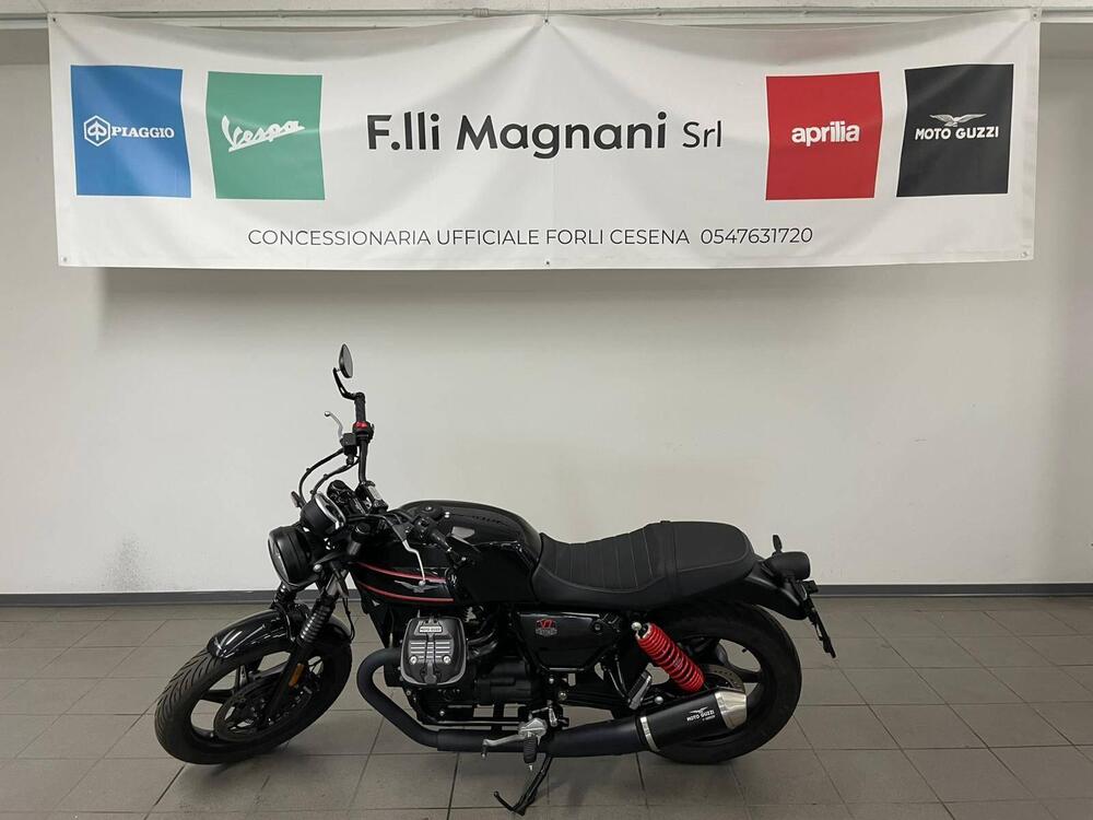 Moto Guzzi V7 850 Stone Special Abs (2021) (3)