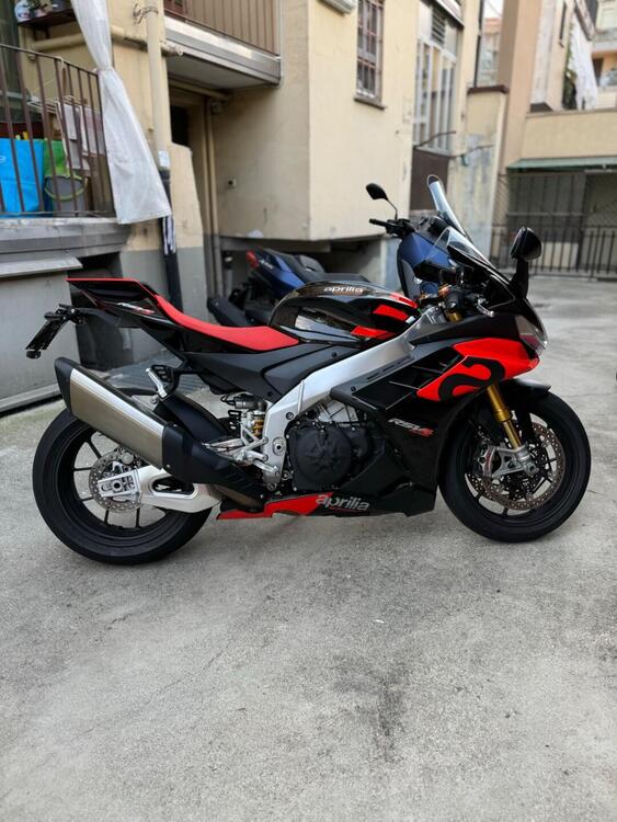 Aprilia RSV4 1100 Factory (2021 - 24) (3)