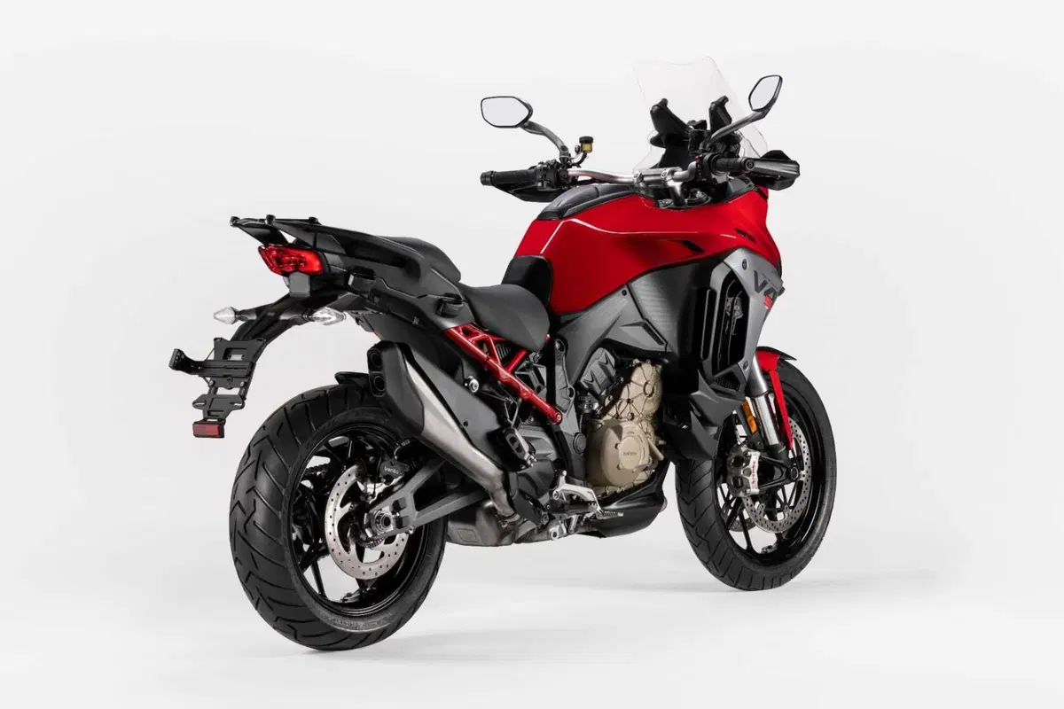 Nuova Ducati Multistrada V4, V4 S e Pikes Peak 2025. La tecnica della MotoGP arriva sulla Maxi Enduro e sulla Crossover [VIDEO E GALLERY] (4)