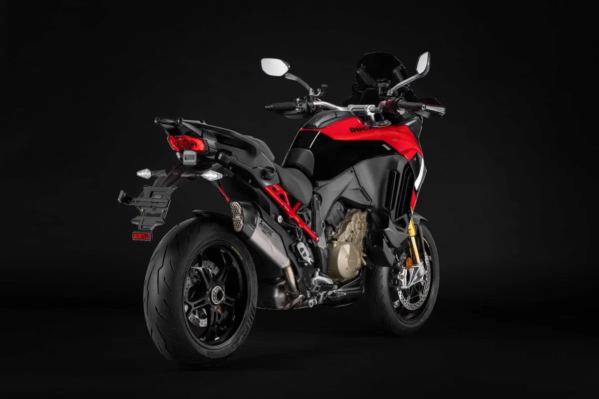 Nuova Ducati Multistrada V4, V4 S e Pikes Peak 2025. La tecnica della MotoGP arriva sulla Maxi Enduro e sulla Crossover [VIDEO E GALLERY] (7)