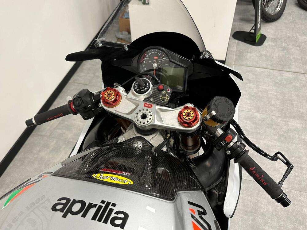 Aprilia RSV4 R (2009 - 12) (5)