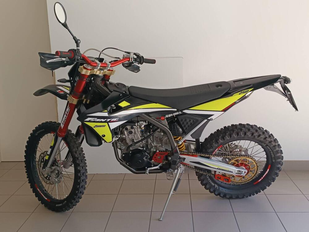 Fantic Motor XEF 250 Enduro Trail Competition (2023 - 24) (2)