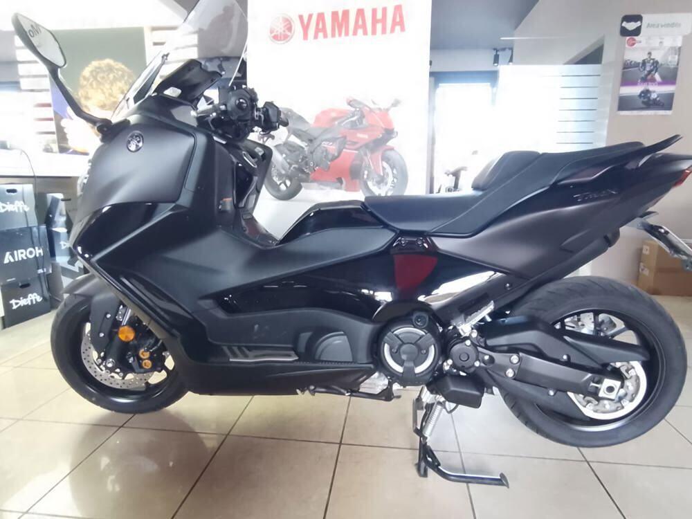 Yamaha T-Max 560 (2022 - 24) (5)