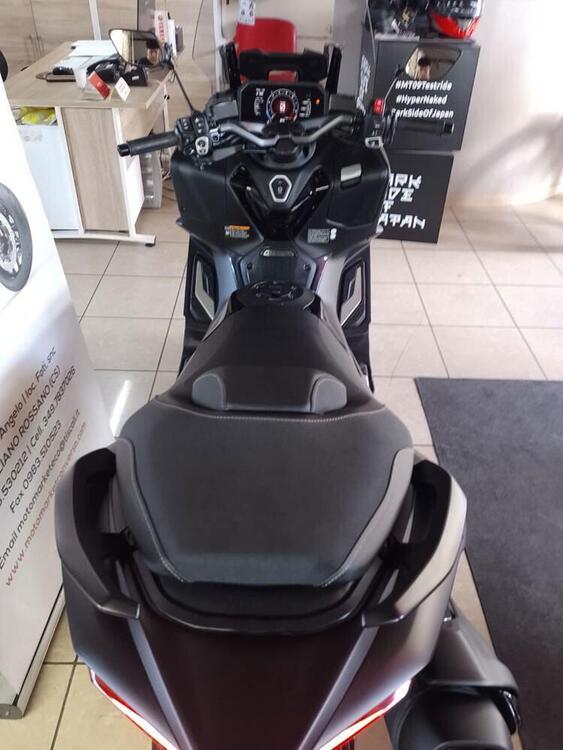 Yamaha T-Max 560 (2022 - 24) (3)