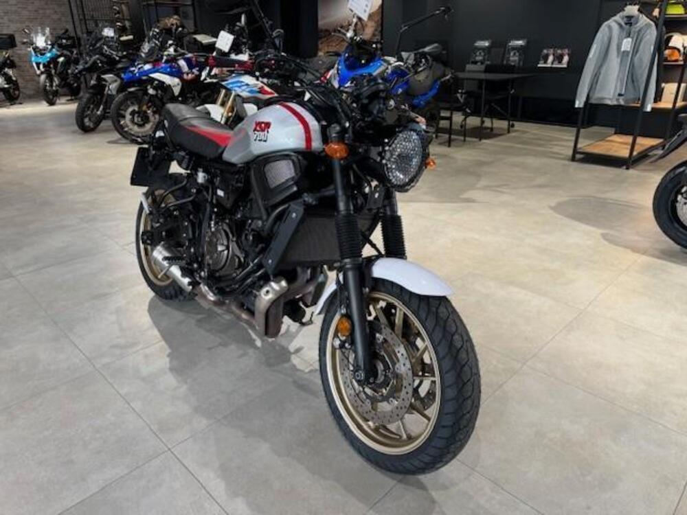 Yamaha XSR 700 XTribute (2021) (4)