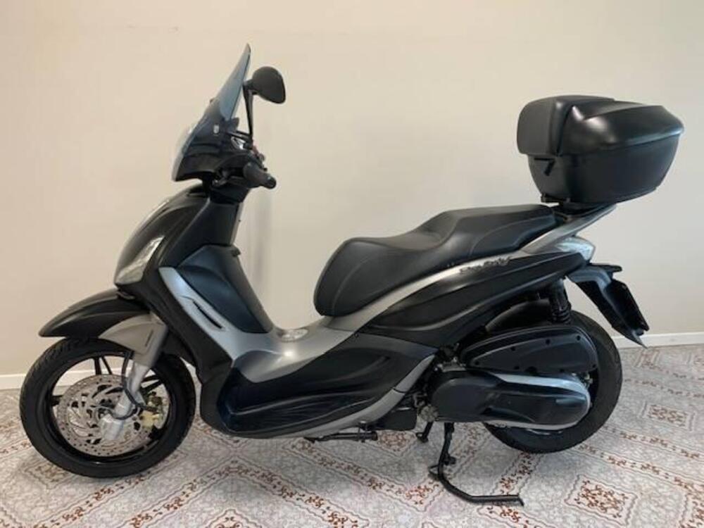 Piaggio Beverly 350 SportTouring ie ABS (2011 - 17) (2)