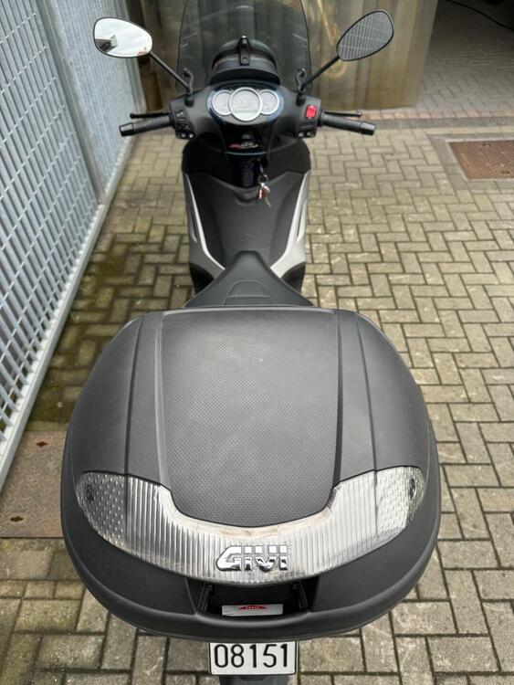 Piaggio Beverly 350 SportTouring ie (2011 - 15) (5)