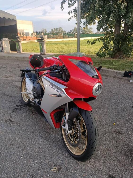 MV Agusta Superveloce 800 (2021 - 24) (3)