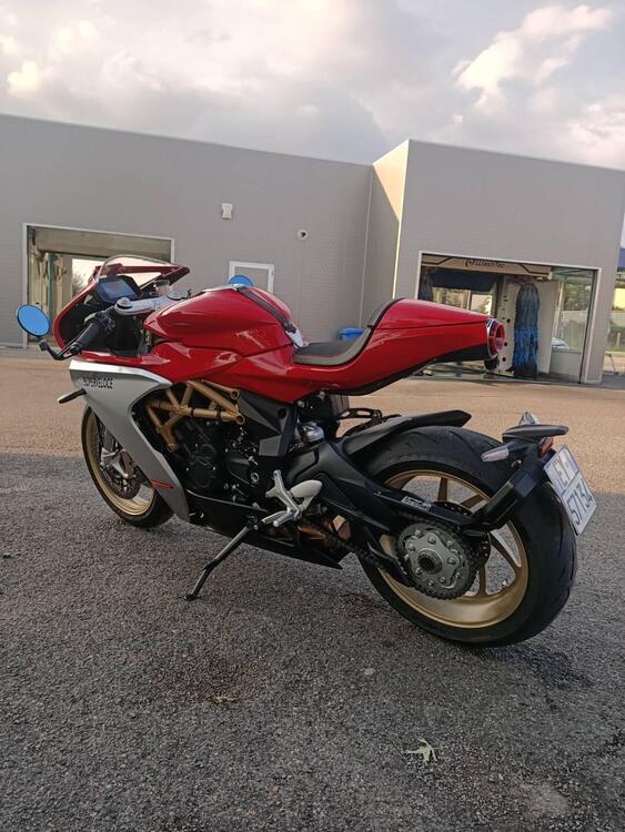 MV Agusta Superveloce 800 (2021 - 24) (5)