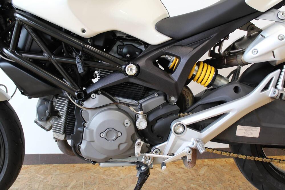 Ducati Monster 696 Plus (2007 - 14) (4)