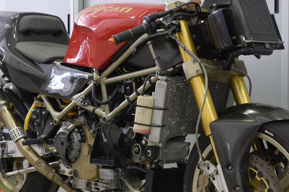 Ducati 888 Superbike (3)