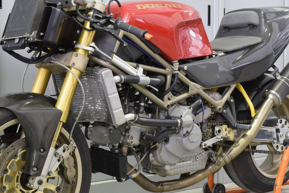 Ducati 888 Superbike (4)