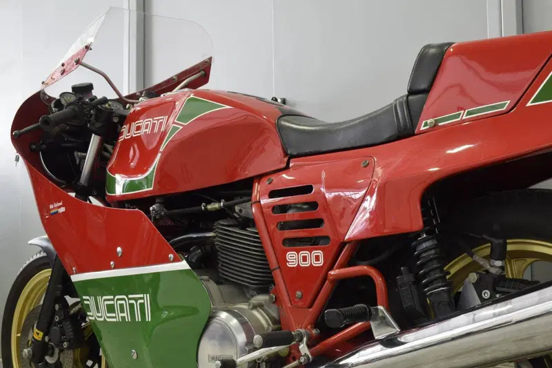 Ducati Mike Heilwood Replica 900 (4)