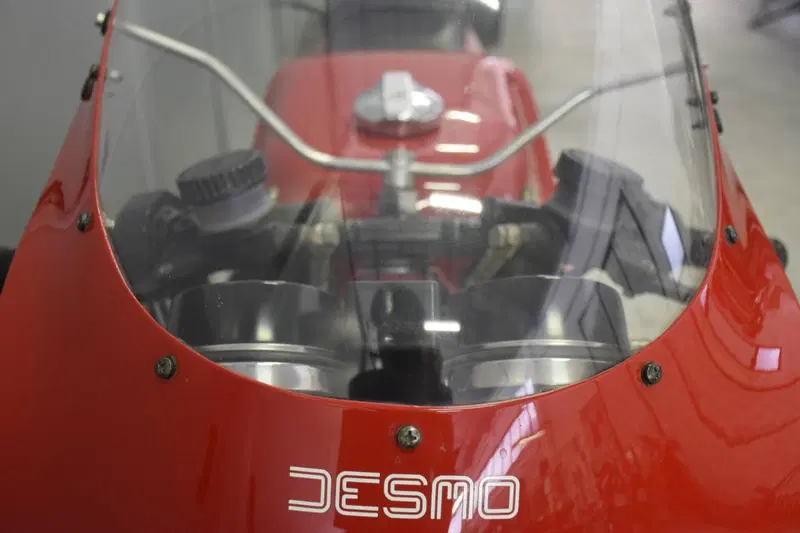 Ducati Mike Heilwood Replica 900 (14)