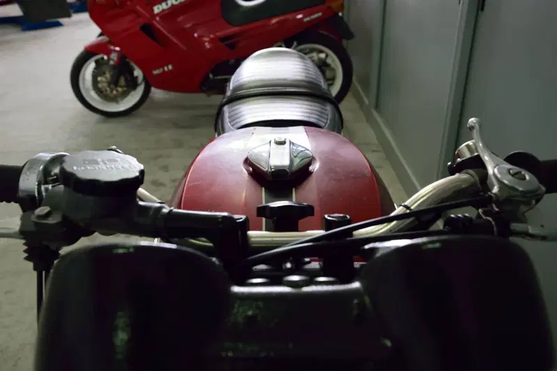 Ducati 750 GT (16)