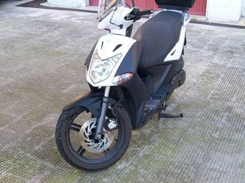 Kymco Agility 200i R16 (2008 - 16) (3)