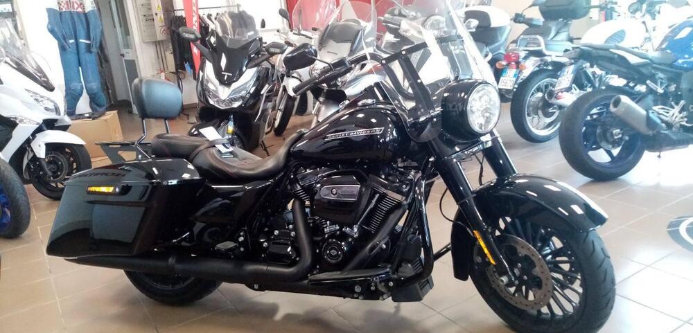 Harley-Davidson 1690 Street Glide Special (2014 - 16) - FLHX (3)