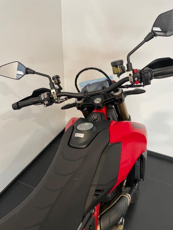 Ducati Hypermotard 698 Mono (2024) (4)