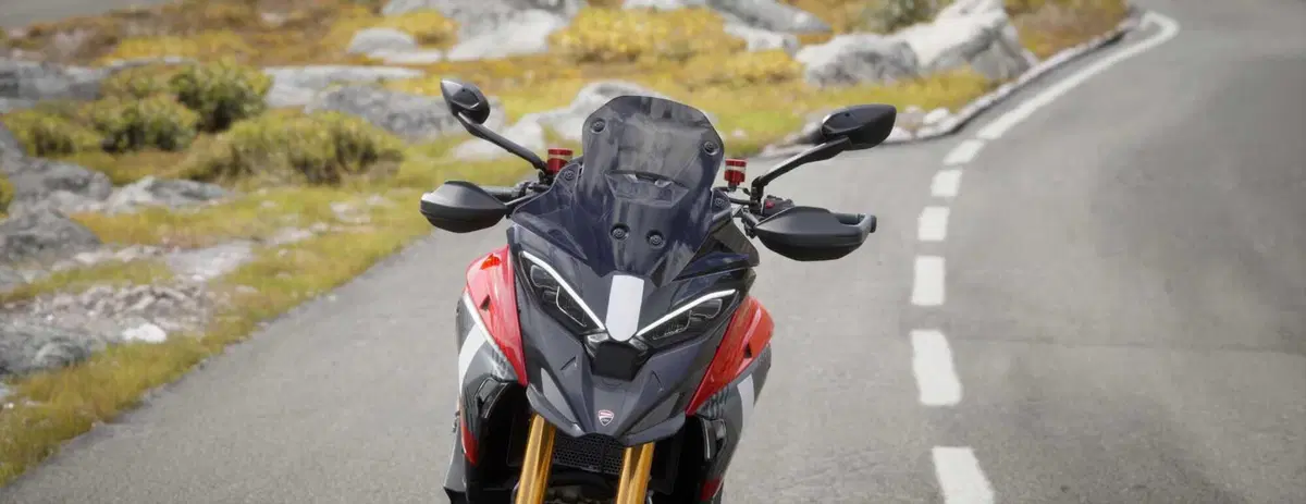 Ducati Multistrada V4 2025. Due configurazioni da sogno: una da viaggio e l'altra da pista. Ecco il prezzo (2)