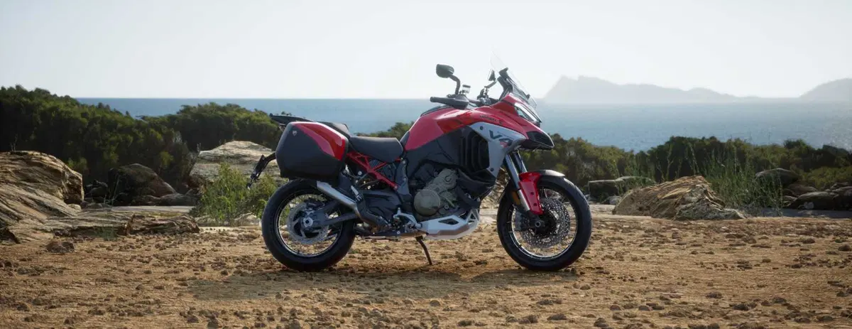 Ducati Multistrada V4 2025. Due configurazioni da sogno: una da viaggio e l'altra da pista. Ecco il prezzo (10)