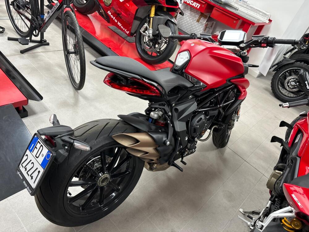 MV Agusta Dragster 800 Rosso (2021 - 23) (4)