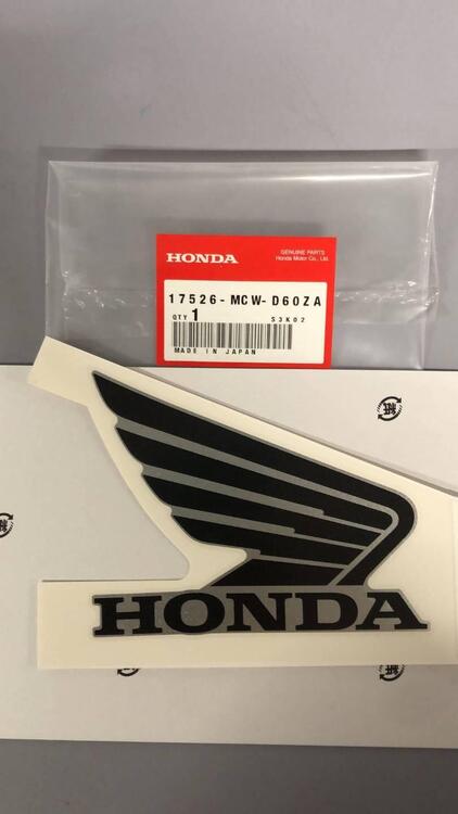 ADESIVO DESTRO PER SERBATOIO HONDA VFR 800 2004 CO