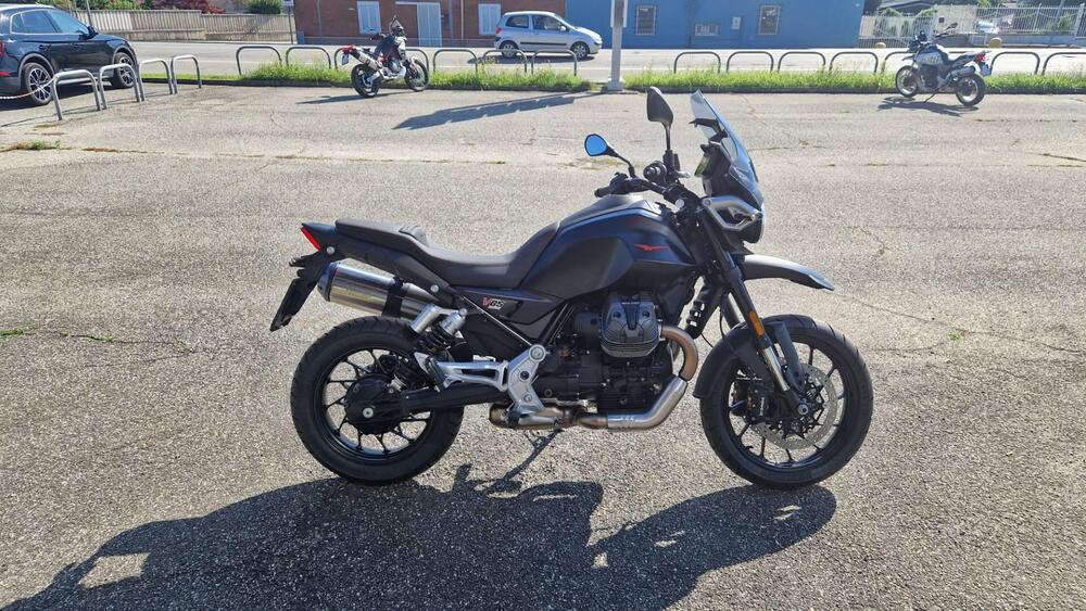 Moto Guzzi V85 Strada (2024) (3)