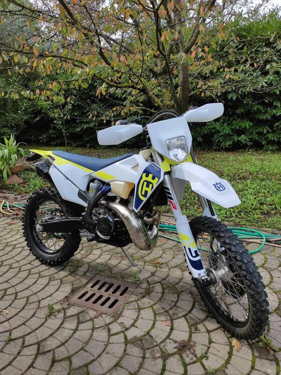 Husqvarna TE 250i (2023)