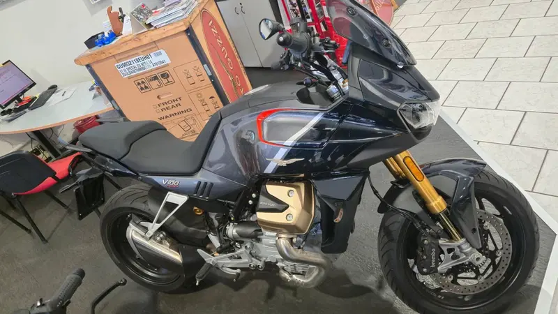 Moto Guzzi V100 Mandello S (2025 - 26) (2)